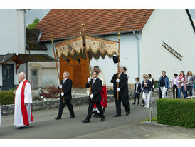 Bittprozession um den Kleinen Berg an Pfingstmontag (Foto: Karl-Franz Thiede)